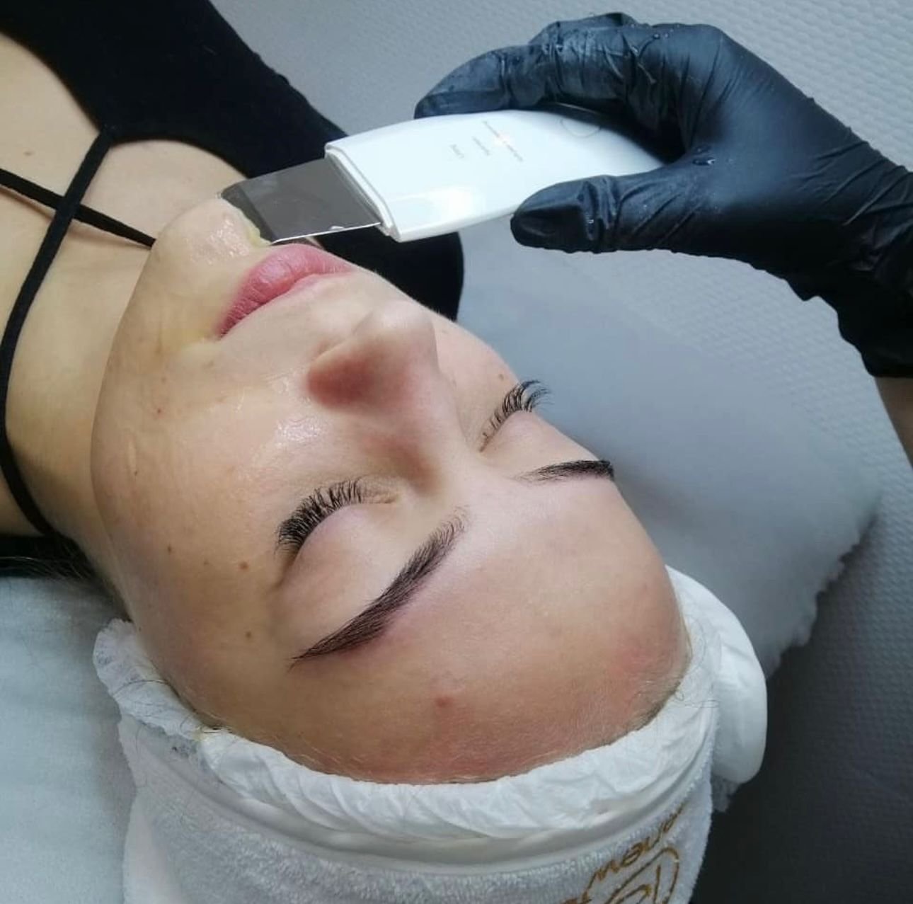 Professional facial treatment at Beauty Lounge Amsterdam